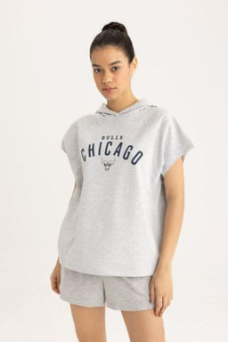 DeFactoFit NBA Chicago Bulls Oversize Genis Kal?p Kapusonlu K?sa Kollu Tisort