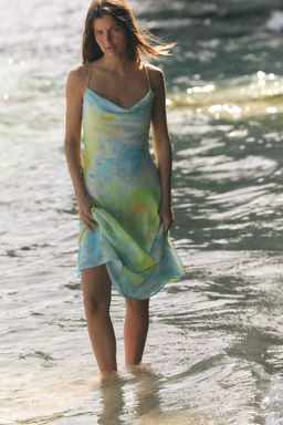 VESTIDO MIDI DRAPEADO ESTAMPADO / Azules