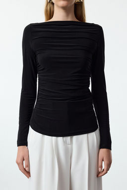 Siyah Kay?k Yaka Drapeli Vucuda Oturan Esnek Orme Bluz TWOAW25BZ00109