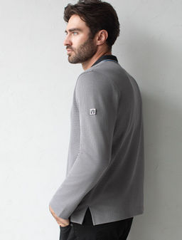 Лонгслив из фактурного трикотажа с плетеным воротником поло с застежкой на пуговицы - Vilatte фото 3