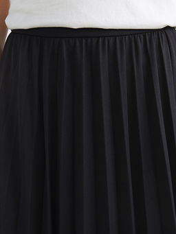 Beli Lastikli Krep Pileli Etek