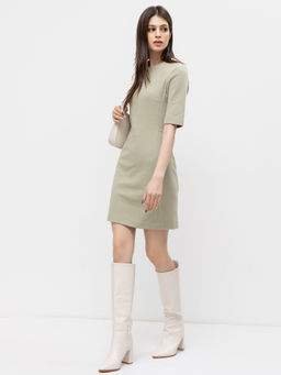 Платье-футляр в оливковом цвете оливка 152548-1 - Mark formelle фото 2