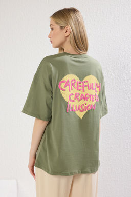 TRENDYOLMILLA Siyah %100 Pamuk On ve Arka Kabartma Bask?l? Oversize/Genis Kal?p Orme T-Shirt TWOSS23TS00355  фото 8