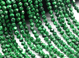 Бусины из малахита многогранник 5мм, 35,5см, 68 бусин Радуга камня