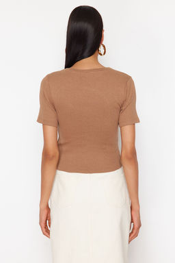 Trendyolmilla Siyah Cut Out Detayl? Fitted/Vucuda Oturan Bisiket Yaka Crop Fitilli Esnek Orme Bluz TWOSS22BZ0355  фото 26