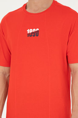 Мужская красная футболка Неожиданная скидка в корзине