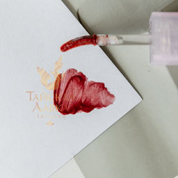 Помада 2 в 1 с Матовой и Глянцевой Текстурами Flora Moist to Matte Lip Красный Пион №09 
BABY BRIGHT 
3 гр