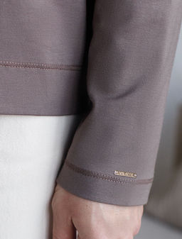 Базовый лонгслив из премиального хлопка с эластаном - Vilatte фото 2