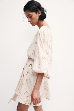 Vestido con cinturon de anudar