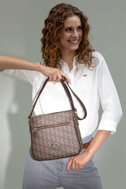 Женская коричневая сумка через плечо Неожиданная скидка в корзине