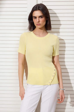 Sar? Bisiklet Yaka Asimetrik Dugme Detayl? Fitted Triko Ince Bluz TWOSS26BZ00285