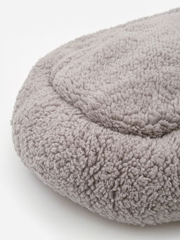 Лежанка для собак и кошек Уют, мягкий мех, 45 х 35 х 11 см, серая - Пижон фото 10