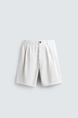 BERMUDA RELAXED FIT PLIEGUES / Crudo