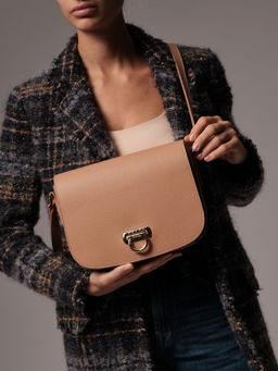 Сумка на плечо Azaro 31034 бежевая нуга