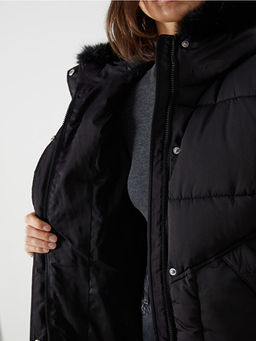 K?rkl? Kap??onlu Kad?n ?i?me Mont