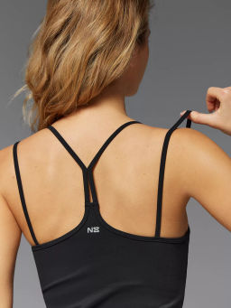 Майка спортивная с открытой спиной