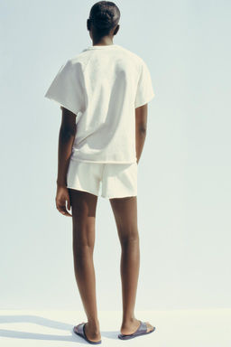 WASHED-EFFECT TEXT PLUSH SWEATSHIRT - Zara фото 4