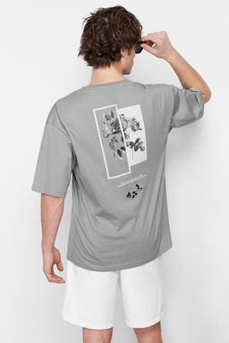 Gri Oversize/Genis Kesim Cicek Bask?l? K?sa Kol %100 Pamuklu T-Shirt TMNSS21TS1223