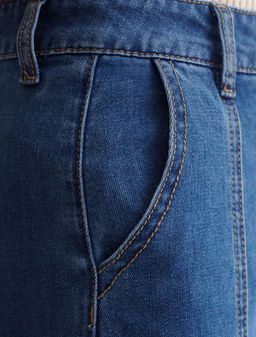 Джинсовая юбка миди А силуэта с декоративными швами из эластичного денима