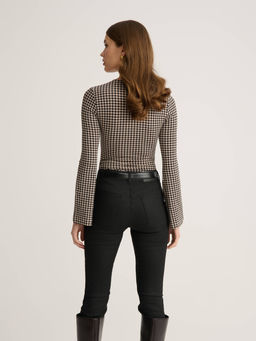 CONTE Боди из вискозы с расклешенными рукавами LBD 3145 beige-dogtooth - Conte elegant фото 5