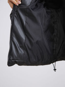 Kad?n Kap??onlu D?z ?i?me Mont