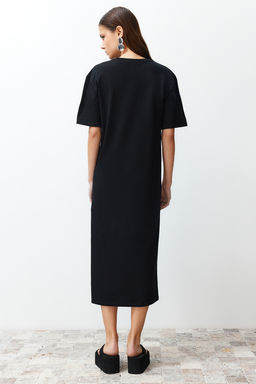 Siyah Duz T-shirt Elbise %100 Pamuk Y?rtmac Detayl? Shift/Rahat Kesim Midi TWOSS24EL00140