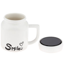 Кружка фарфоровая Smile 480мл, 8,7х8,7см h11см, матовая глазурь, с деколью, цвет - белый, пластмассовая, винтовая крышка, герметичная, с силиконовым уплотнителем, д/горла 6,3см, д/основания 6см, в подарочной коробке (Китай) - Домашняя мода фото 2