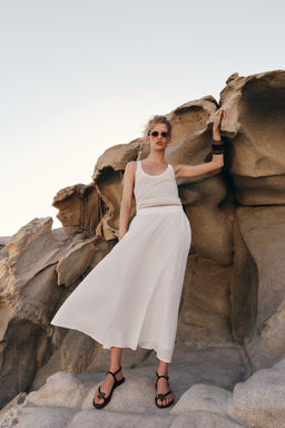 FALDA MIDI CAPA / Blanco