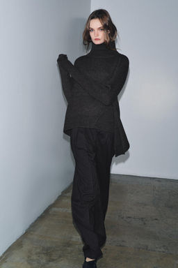 WOOL JUMPER WITH ASYMMETRIC HEM