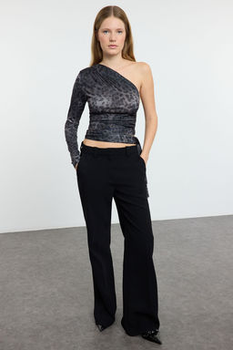 Antrasit Leopar Bask?l? Slim Baglama Detayl? Tek Kol Crop Esnek Orme Bluz TWOAW23BZ00094