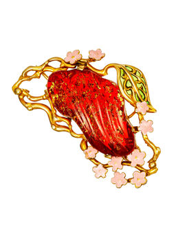 Брошь из янтаря красного цвета Апрель