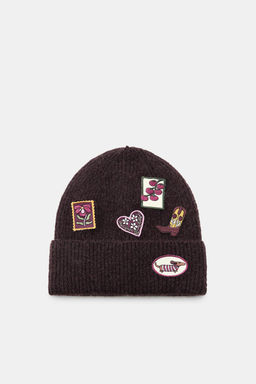 KNIT BEANIE WITH PATCHES