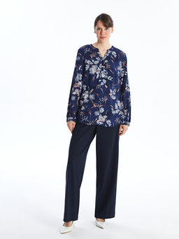 Ka??k Yaka ?i?ekli Uzun Kollu Kad?n Bluz