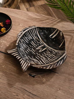 Тарелка «Рыба», 28×26×5 см, тёмно-коричневая