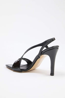 Siyah Rugan 8,5 cm Kad?n Klasik Topuklu Ayakkab? TAKSS26TO00001