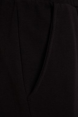 Siyah Regular %100 Pamuklu Fit Dokulu Sort & Bermuda TMNSS23SR00032