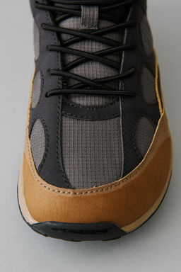 BOTIN DEPORTIVO CONTRASTE / Marr?n