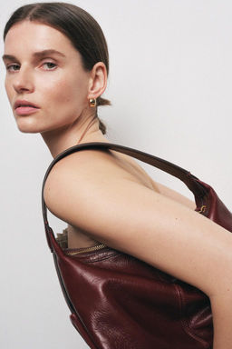 LEATHER SHOULDER BAG