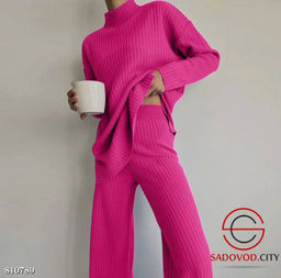 Костюм женский вязанный