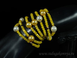 Браслет бусы на руку с цирконом и майоркой цв.желтый, 100см