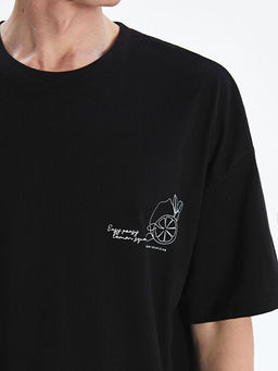 Bisiklet Yaka Bask?l? Penye Erkek Ti??rt