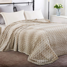 Плед/покрывало 100х150см "Гирвас", велсофт "Volna" набивной, тиснение зигзаг, полиэстер 100%, плотность 270г/м2, упаковка: 16х33см пояс бумажный, "Домашняя мода" (Россия)