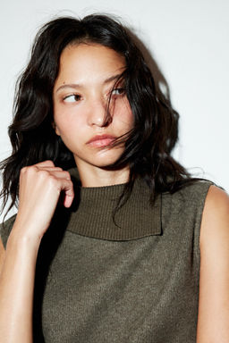 SOFT SCOOP NECK TOP - Zara фото 4
