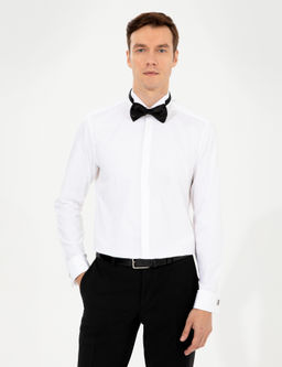 Белая приталенная рубашка под смокинг