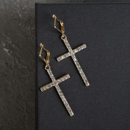 Серьги со стразами «Крестики» на квадрате удлинённые, белые в золоте