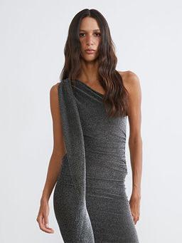 Tek Omuz Parlak G?r?n?ml? B?zg?l? Elbise