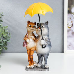 Фигурка полистоун лак «Котики. Прогулка под зонтом», 21.5×10×11.2 см