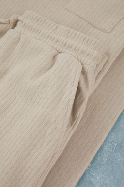 Bej Regular Fit Cepli Etiket Detayl? Yumusak Tuseli Orme Pijama Tak?m? TMNAW26PT00000 - Trendyolmilla фото 2