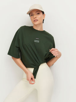 Футболка прямого силуэта с разрезом