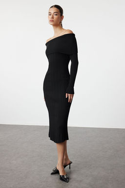 TRENDYOLMILLA Siyah Midi Triko Basic Carmen Yaka Elbise TWOAW25EL00033